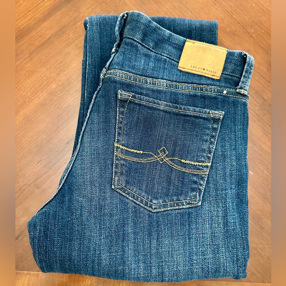 Lucky Brand Sweet Jean Boot. Mid-rise. Size 6/28 Long. Very good used condition.